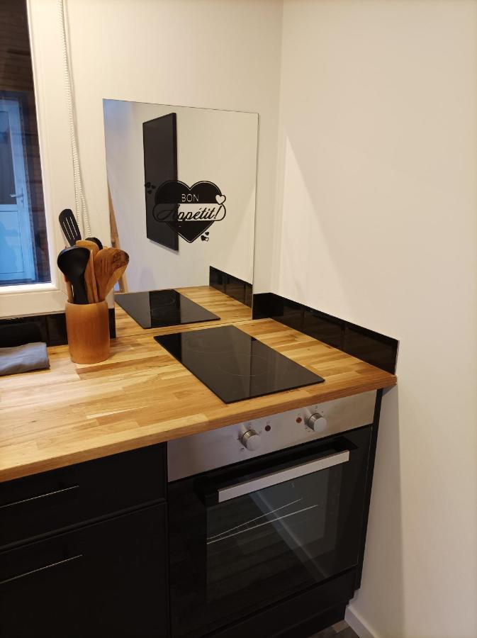 Séjour en amoureux avec jacuzzi et sauna Balbigny Extérieur photo