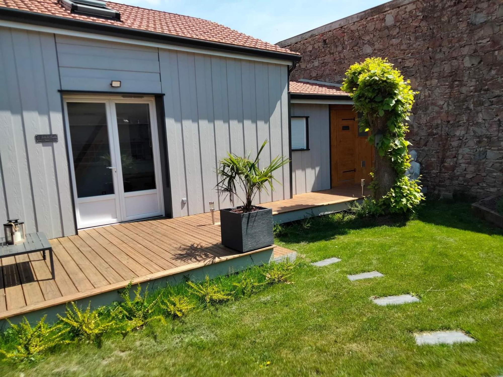 Séjour en amoureux avec jacuzzi et sauna Balbigny Extérieur photo
